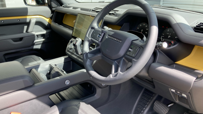 Land Rover Defender 3.0 D350 Trophy Edition Deep Sandglow 110 5dr Auto Diesel Estate - Image 29